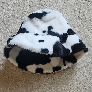 Black and White Faux Fur Bucket Hat